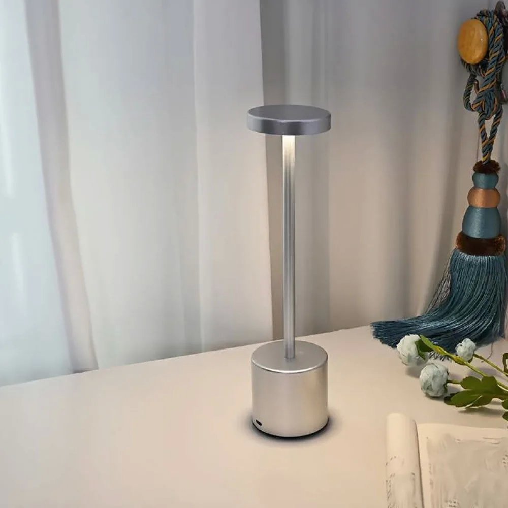 Lampada LED Senza Fili da Tavolo in Metallo