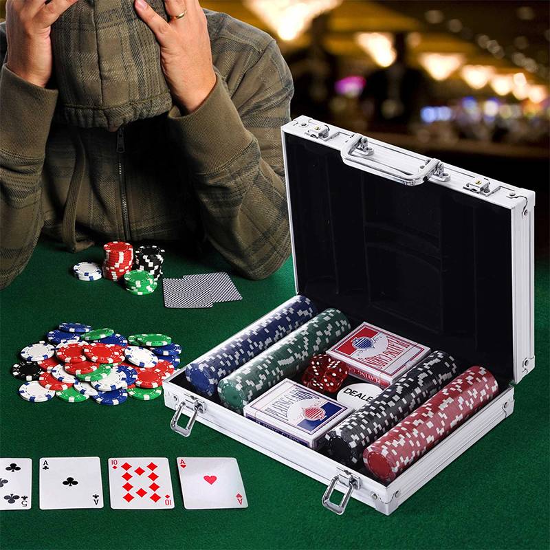 Valigetta Poker Professionale con 200 Fiches e 2 Mazzi di Carte